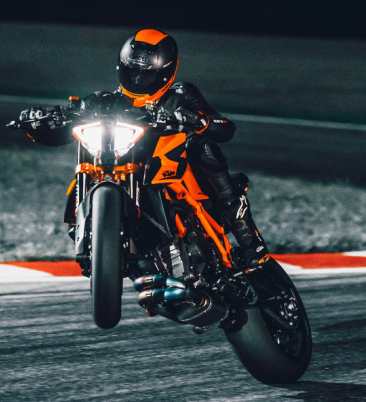 2020ktm1290超级公爵r评论大胆未经过滤的速度机